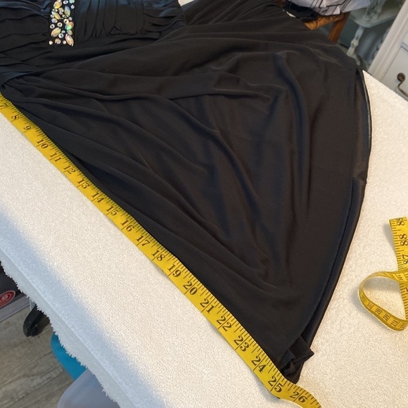 Mebon dress rhinestone and sequin embellishments sleeveless Size medium NWT - Picture 2 of 9